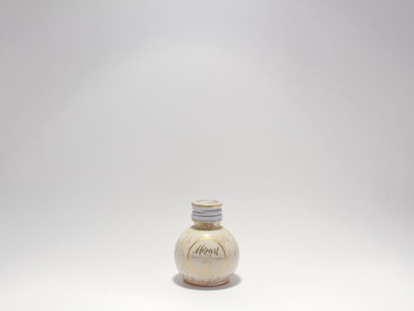 Mozart Chocolate Cream White